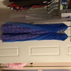 135$ only worn once for prom nothing wrong. OBO!